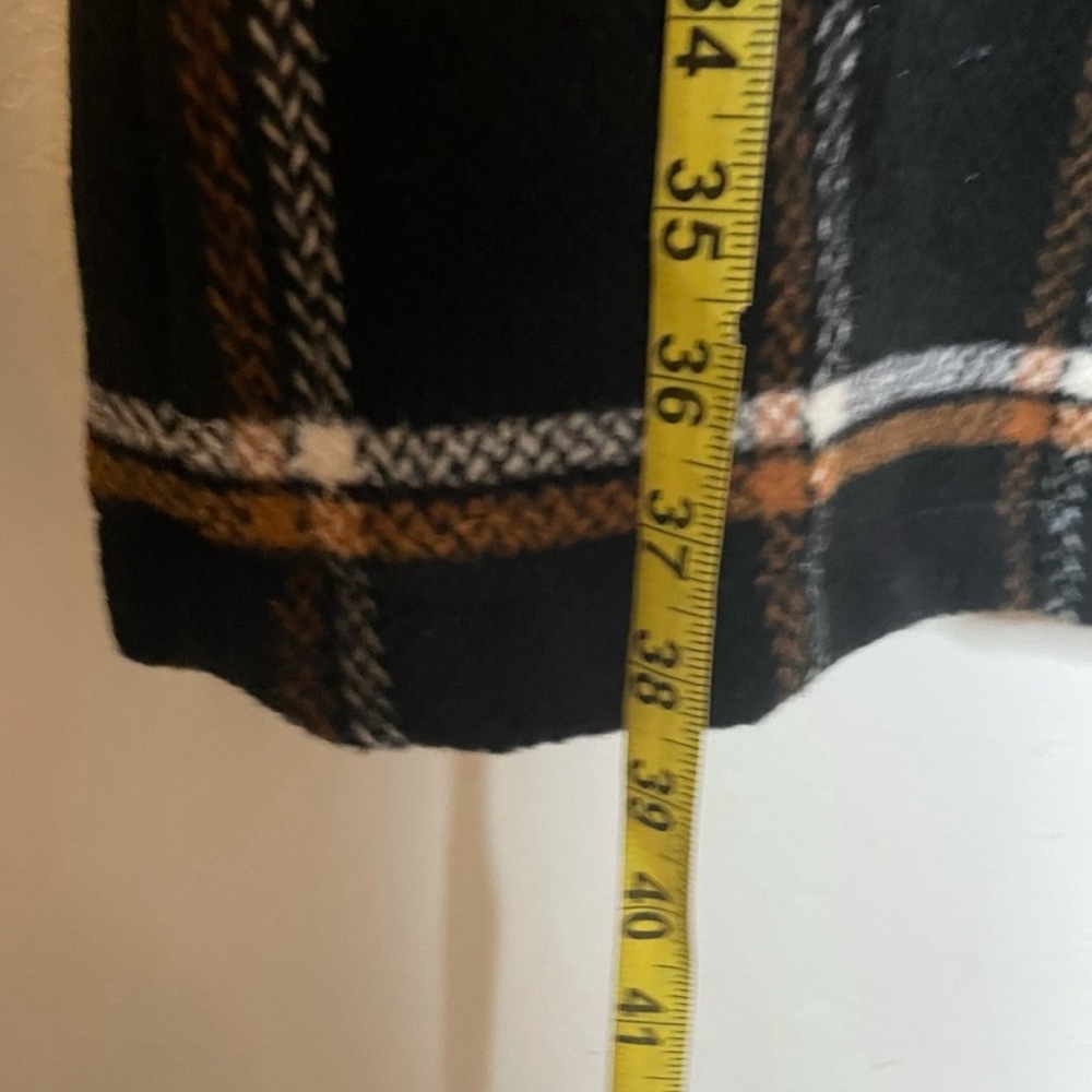 Sage Black Trench Coat with Plaid Pattern and Wide Lapel - Picture 5 of 6